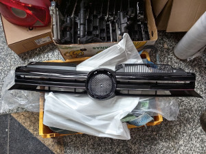 VW Golf 6 Prednja maska hrom maska grill resetka