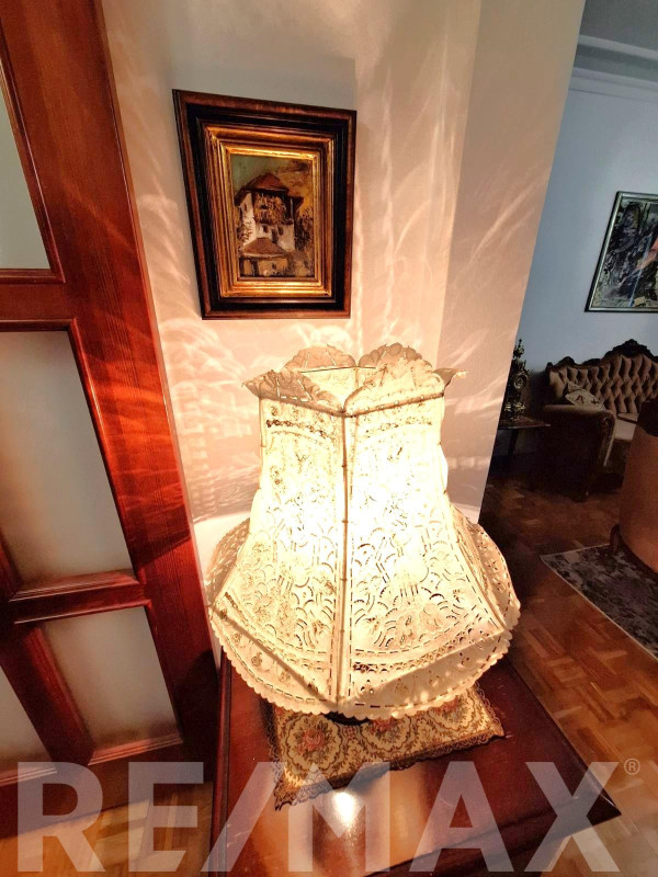 Četverosoban stan kod Gimnazije sa garažom 8