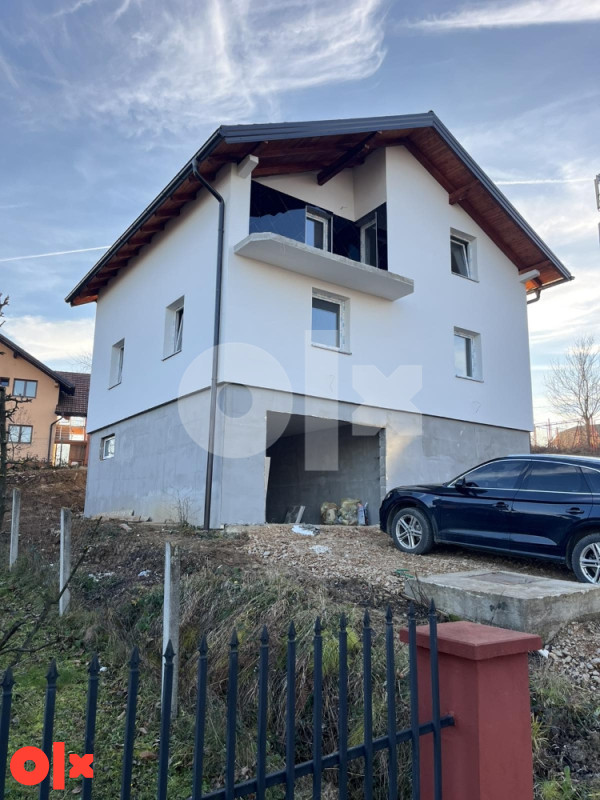 NA PRODAJU NOVOIZGRAĐENA KUĆA U NASELJU REBROVAC 8