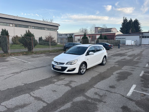 Opel Astra J-2014god-TEK REGISTROVANA