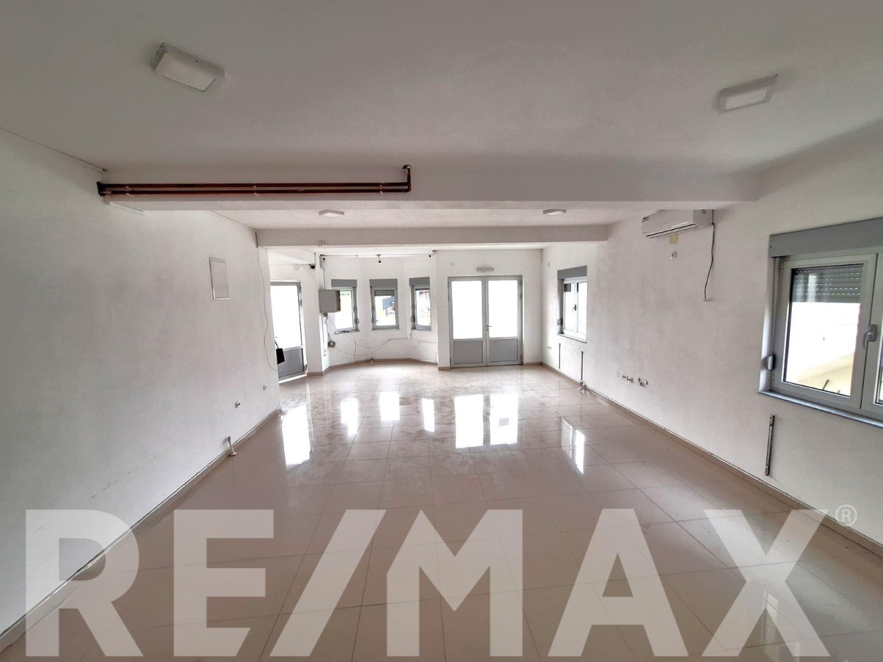 Višenamjenski  poslovni prostor naselje  ADA - 120m2 2