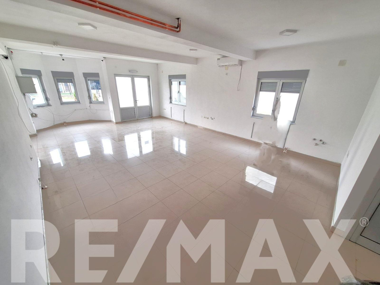 Višenamjenski  poslovni prostor naselje  ADA - 120m2 4