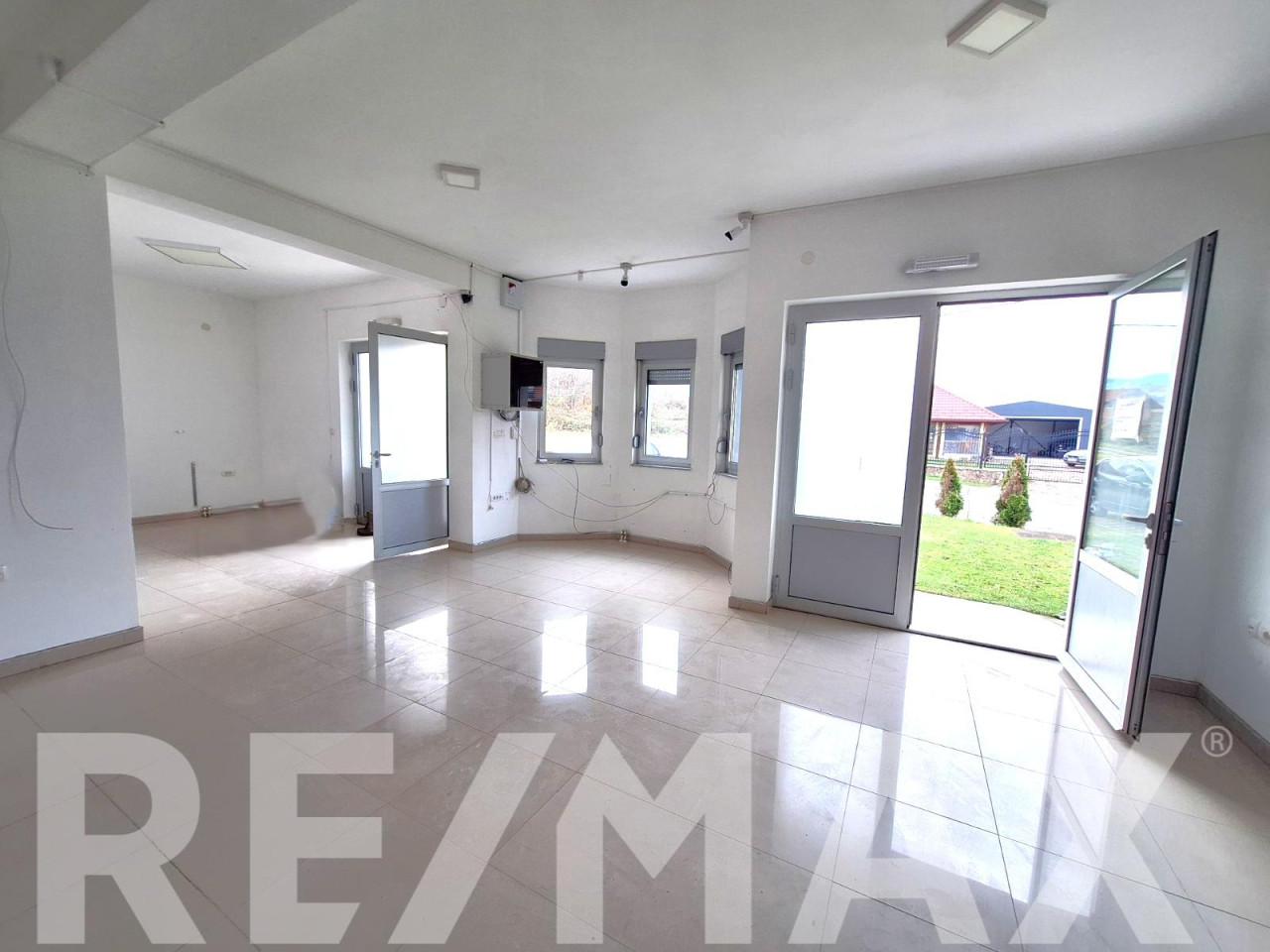 Višenamjenski  poslovni prostor naselje  ADA - 120m2 6