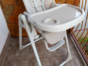 HRANILICA  ZA BEBE STOLICA   NANIA  CARLA skoro NOVA