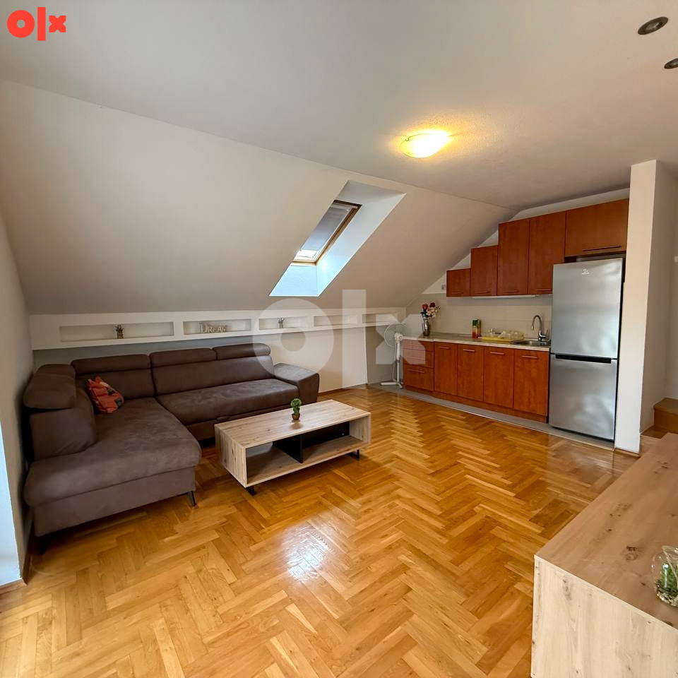 Na prodaju stan 62.50m2 Gradiška 5