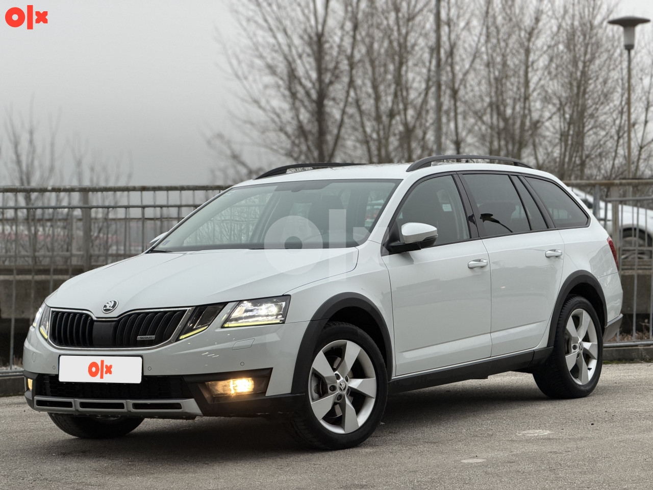 Škoda Octavia Scout 2.0TDI DSG 4X4 135KW AMBIJENT TOP STANJE