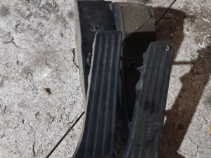 Papuca gasa bmw e46 rucni mijenjac automat