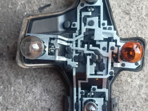 NOSAČ SIJALICA ŠTOP SVJETLA DESNI TOURAN2003-06