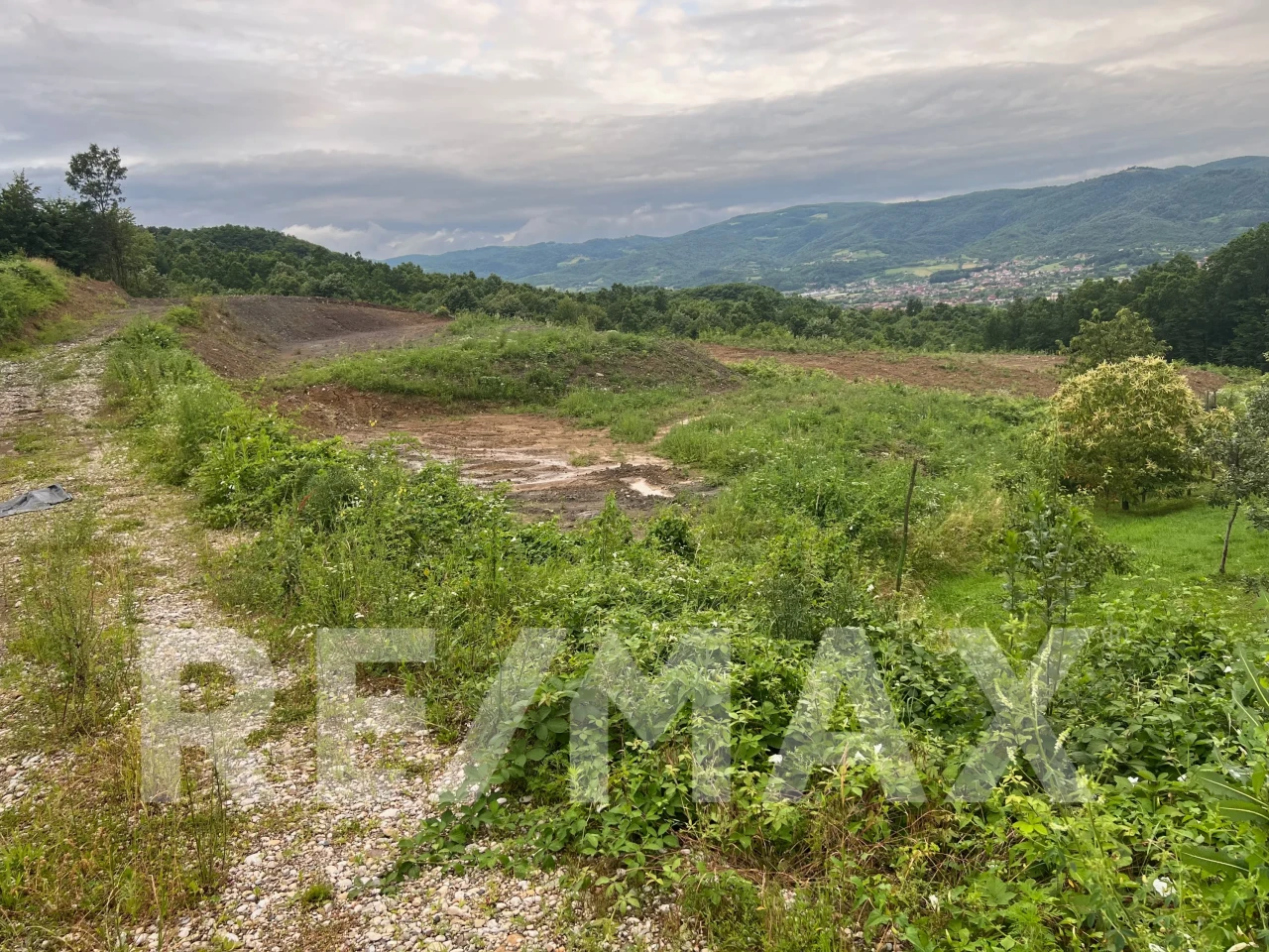 Plac 1480m2 sa pogledom na grad/UT uslovi 10