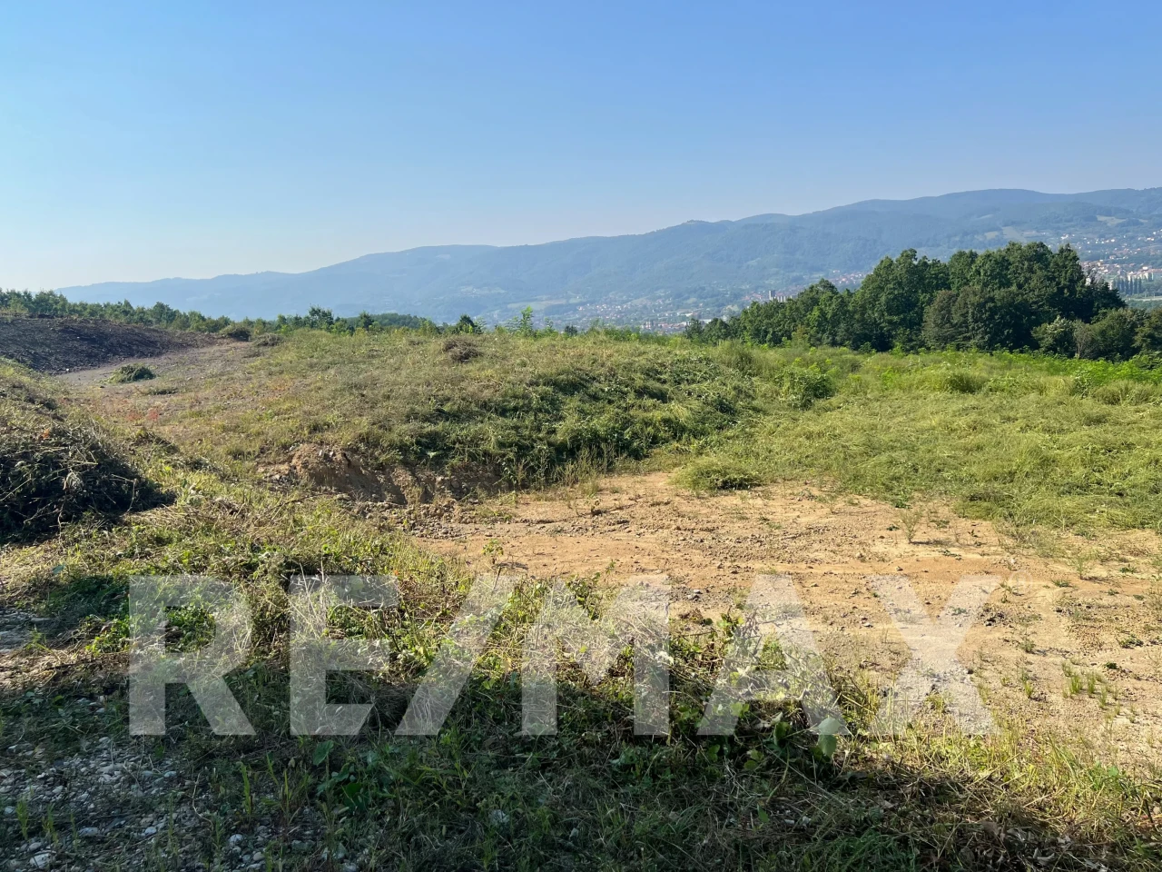 Plac 1480m2 sa pogledom na grad/UT uslovi 16