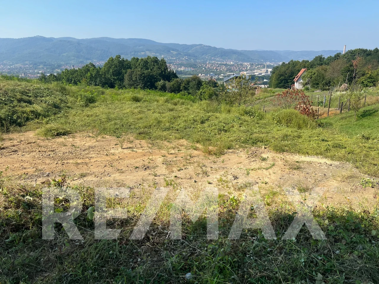 Plac 1480m2 sa pogledom na grad/UT uslovi 17