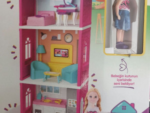 kucica za lutke/ igracka kucica