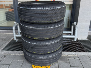 GUME 225/55 R19 MICHELIN
