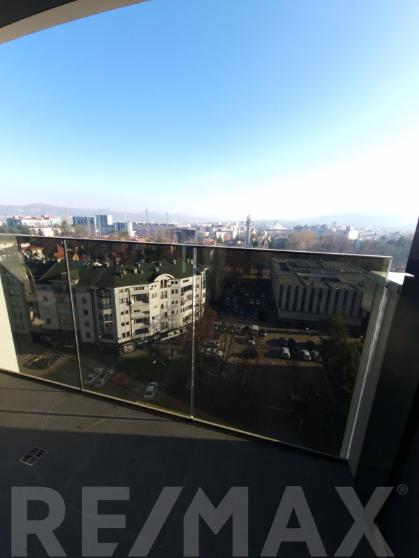 Izdaje se luksuzno opremljen stan 59m2 sa garažom - GRAND TRADE 21