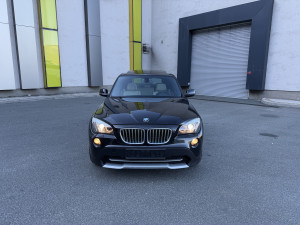 BMW x1 xDrive 2.3 automatik*xenon*navi*panorama*