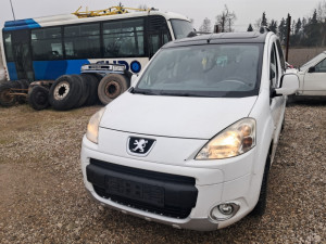 Peugeot partner tepee hauba 2011