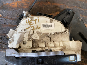 ZABRAVAK ŠKODA YETI 2012 | 5E0839015