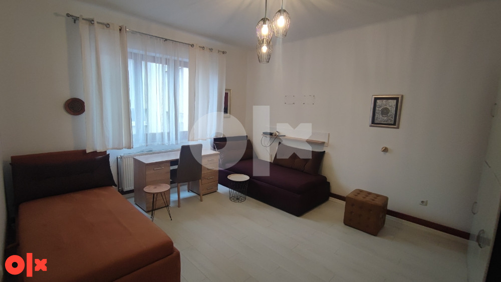 Centar Alipašina trosoban namješten stan 68m2 3