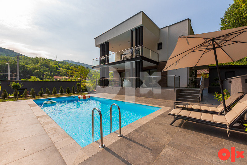 Vila / Moderno opremljena kuća Sarajevo - Nahorevo/ Centar