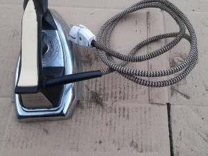 Oglas za Prodaju: Retro Pegla Elma Rowenta TIP 990 (Vintage)