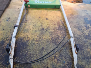 Oglas za Prodaju: DIJELOVI ZA KOSAČICU VIKING (Ručica i Ručke)