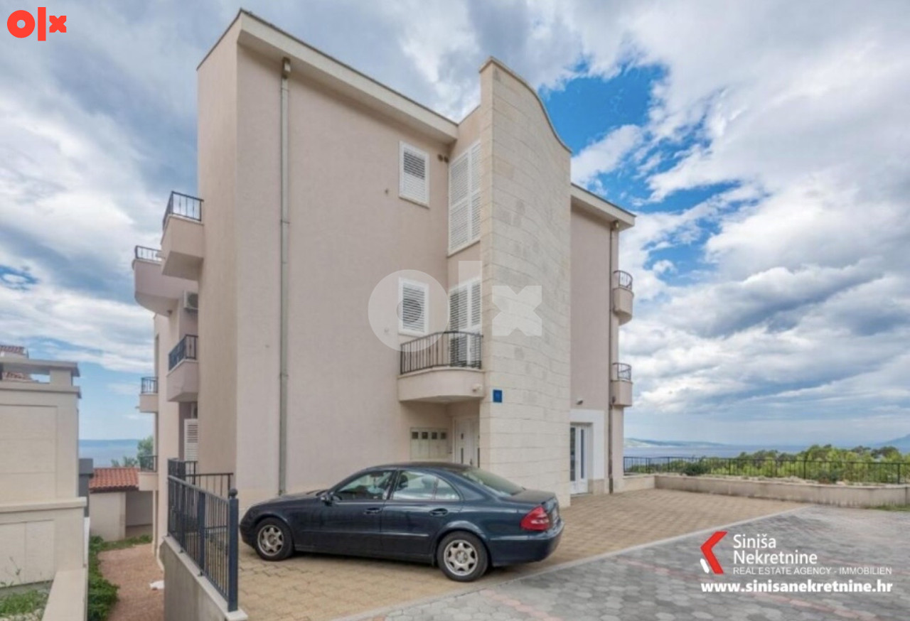 MAKARSKA- Kuća s 9 apartmana i penthouse s pogledom