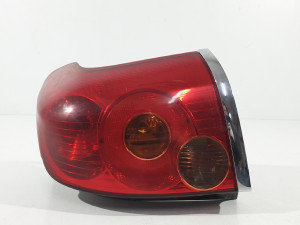 D STOP SVJETLO Avensis (03-06) DIJELOVI