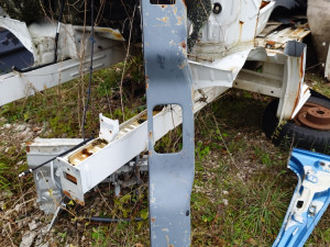 Zadnji branik Mitsubishi Pajero