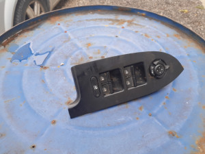 PREKIDAC PODIZACA PROZORA ALFA ROMEO GIULIETTA