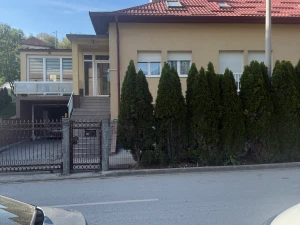 Stan troetažni Vogošća - Sarajevo 200m2 photo 1