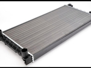 HLADNJAK VODE MERCEDES W211 E200-220 CDI