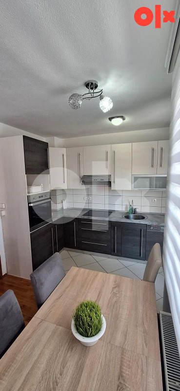 Stan jednosoban Livno preko puta OŠ IGK 47m2+4m2 ostava 2