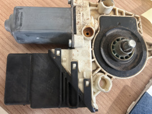 MOTORIC PODIZACA STAKLA ZL VW POLO 2007 5K0959794