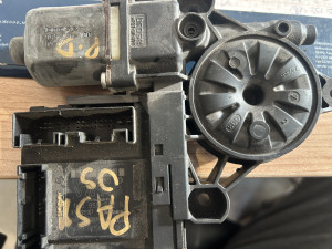 MOTORIC PODIZACA STAKLA PD PASSAT 2009 0130822451