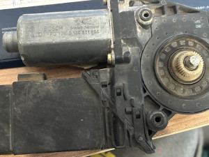MOTORIC PODIZACA STAKLA PD PASSAT B5 5+ 0130821694
