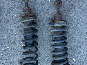 PREDNJI AMORTIZERI OPRUGE NISSAN PATHFINDER NAVARA 2.5 dci