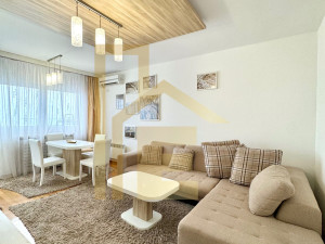 Na prodaju moderan trosoban stan kod kafića Everest