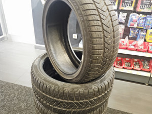 ZIMSKE GUME PIRELLI 225 40 R18
