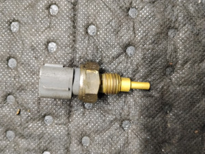 Suzuki gsx 600f, 750f, 600, 750 senzor temperature ulja, 98-06