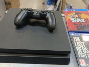 PS4 Slim 500GB Odlično stanje + 6 IGARA