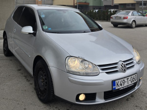 GOLF 5 1.9 77 KW BKC TOP STANJE REGISTROVAN CIJENA JE ZA KEŠ...
