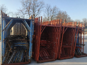 ITALIJANSKA GRADJEVINSKA SKELA- POLOVNO