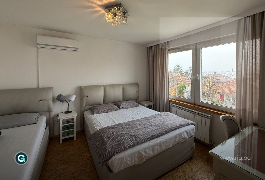 KUĆA SA BAZENOM / Bistrik, Stari Grad / NAJAM 17