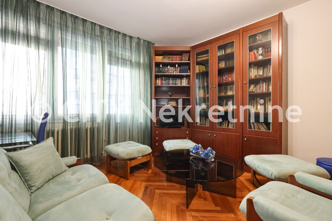 Trosoban stan - Centar - Koševo - 65 m2