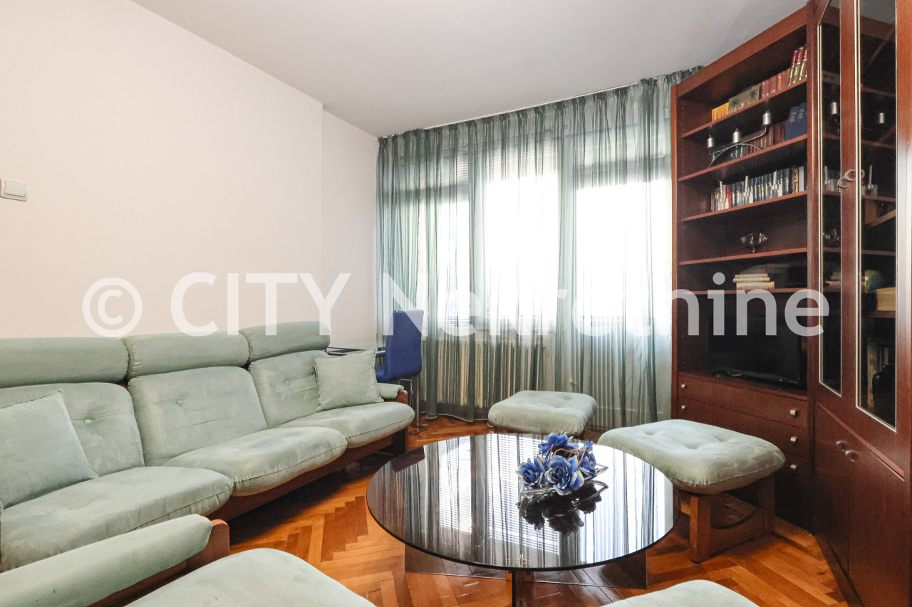 Trosoban stan - Centar - Koševo - 65 m2 2