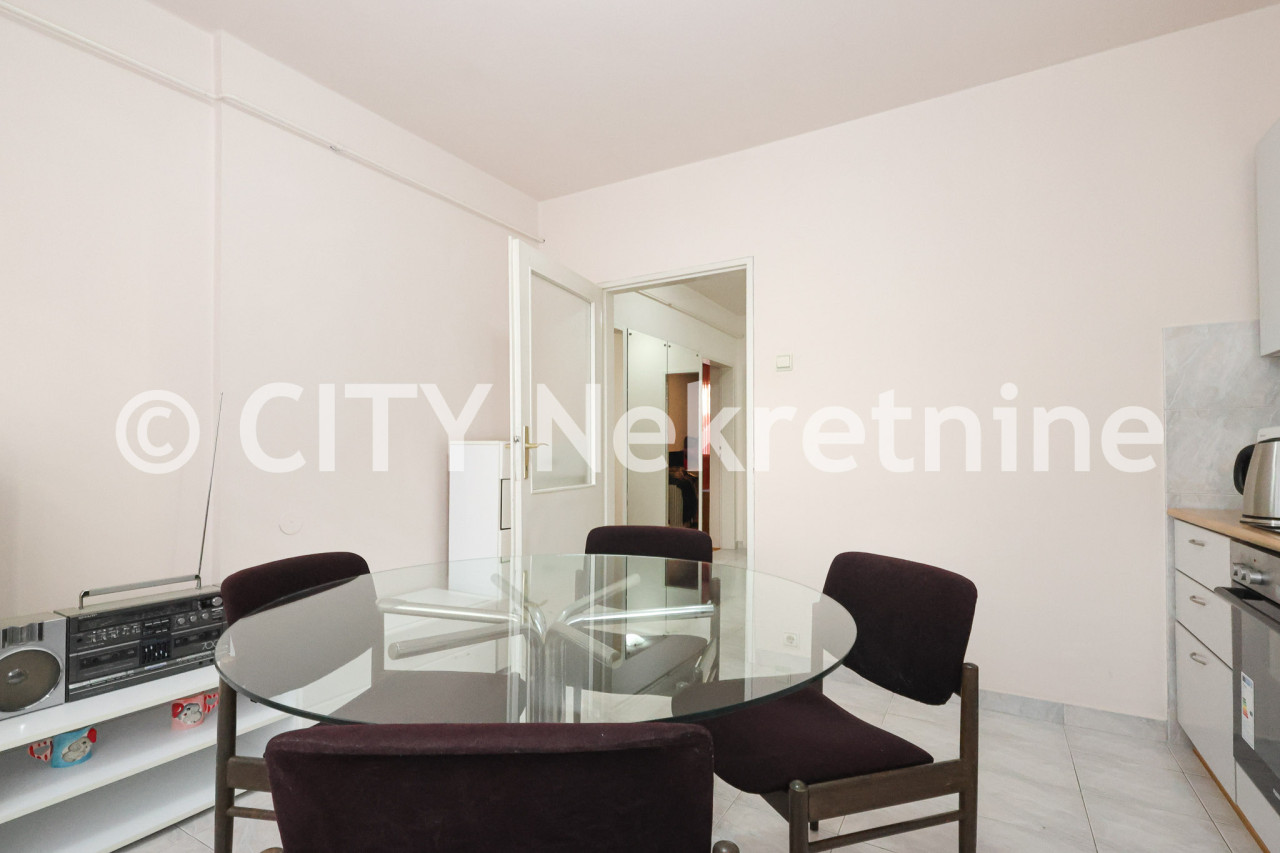 Trosoban stan - Centar - Koševo - 65 m2 9