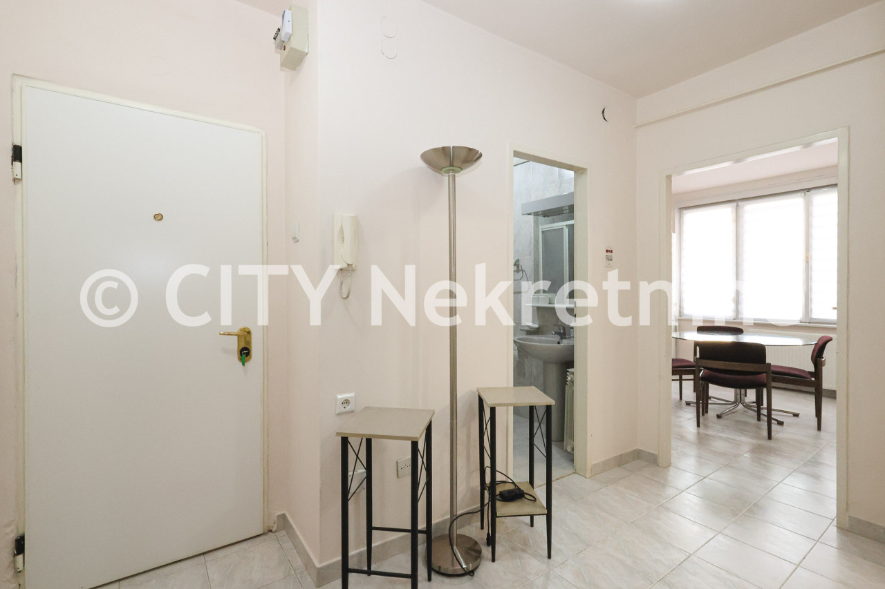 Trosoban stan - Centar - Koševo - 65 m2 20