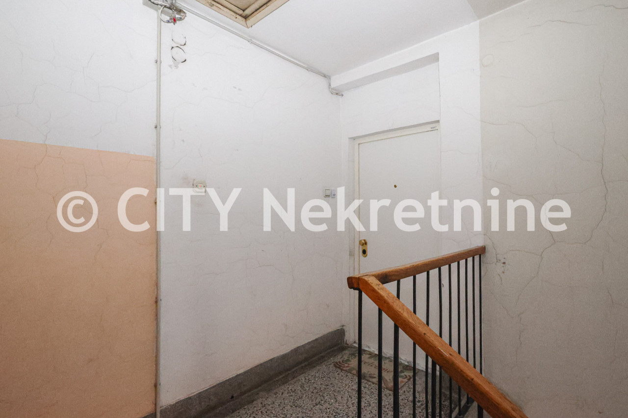 Trosoban stan - Centar - Koševo - 65 m2 21