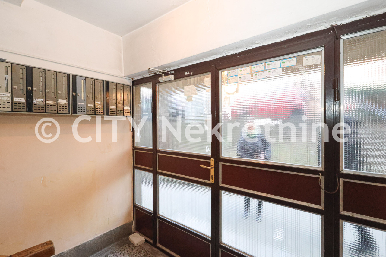 Trosoban stan - Centar - Koševo - 65 m2 22