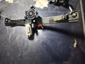 desni podizac stakla grande punto 2 vrata